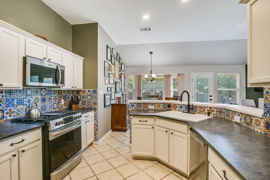 Photo of 1302 Redbud LN