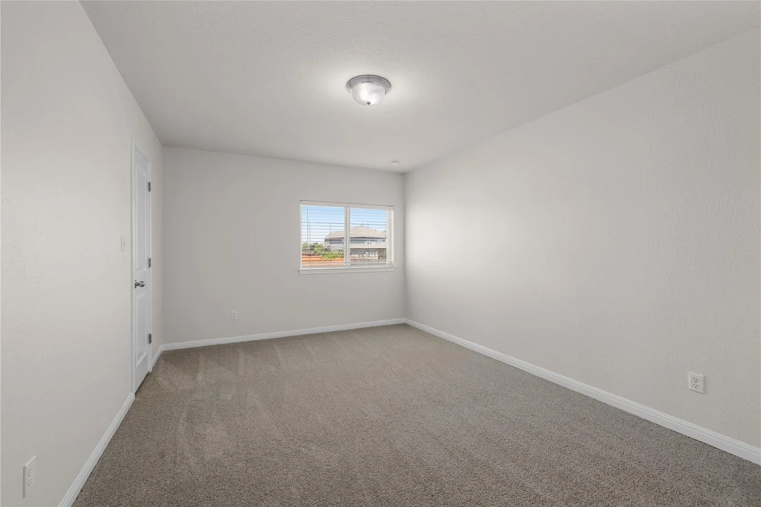 Photo of 6044 Genova PL