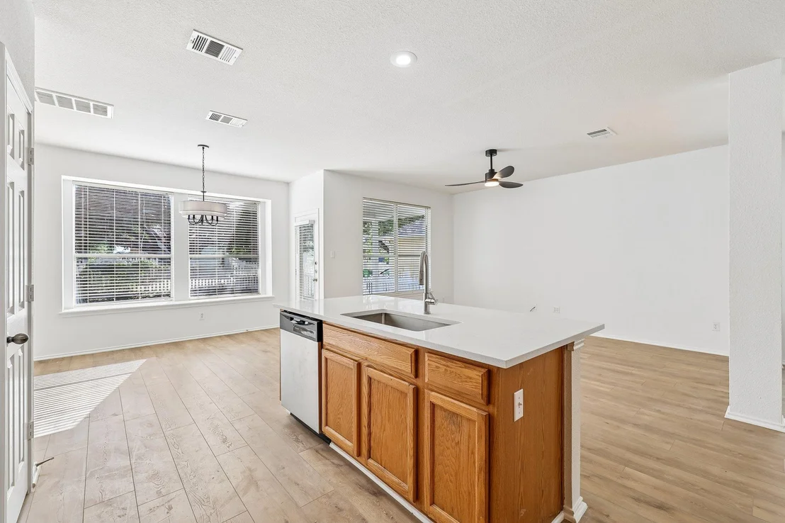 Photo of 1000 Monadale TRL