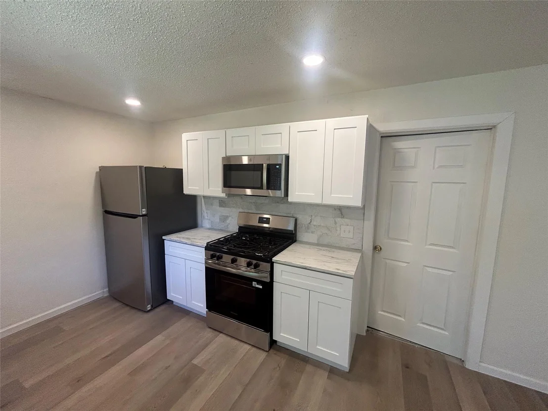 Photo of 1909 Heathwood CIR