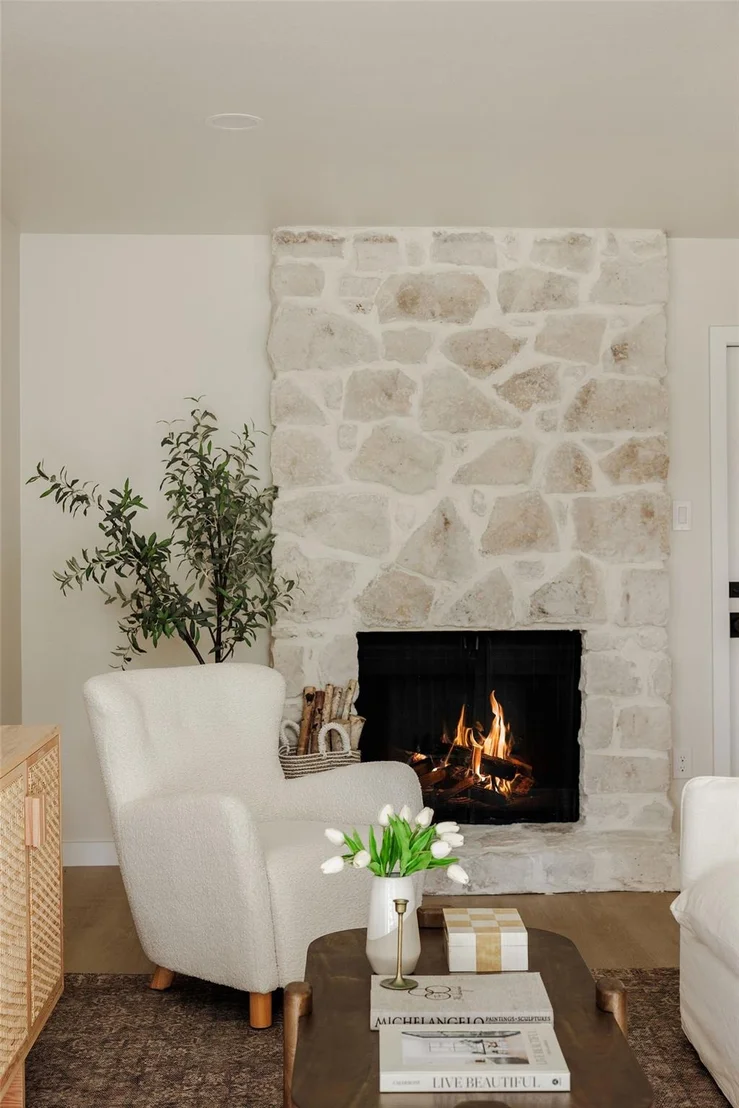 Photo of 601 Blackberry DR