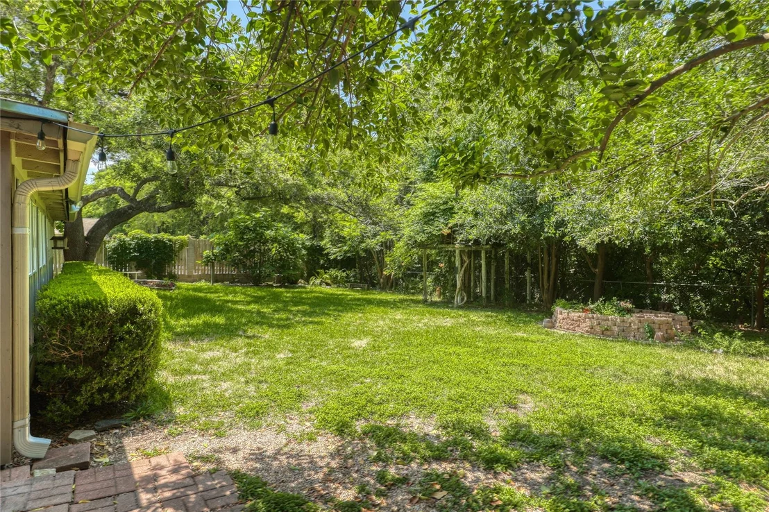 Photo of 1007 Quail Park DR