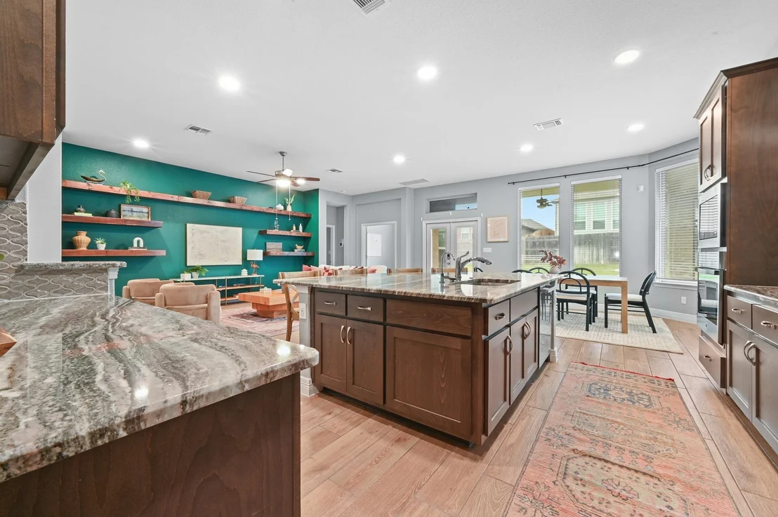 Photo of 154 Ashleaf DR