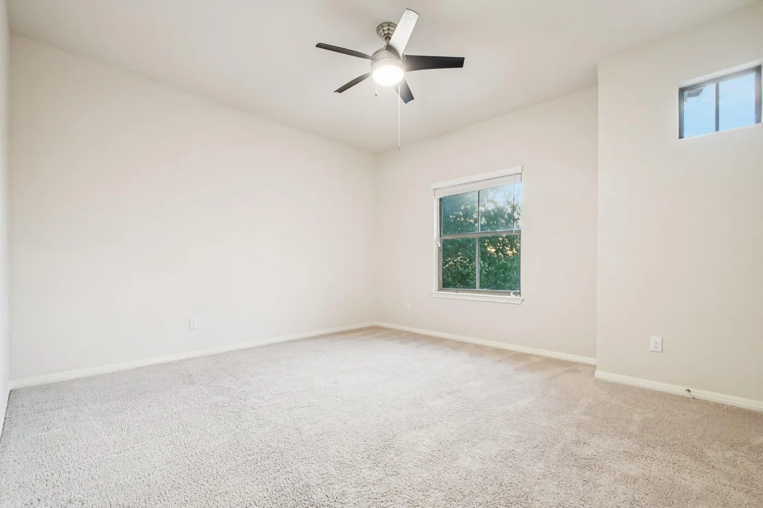 Photo of 634 Irvin DR