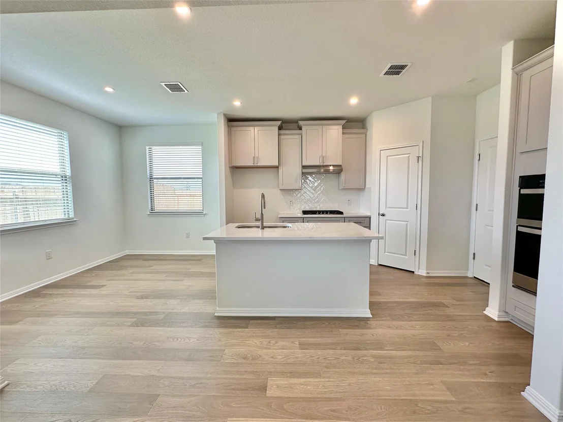 Photo of 295 Young ST