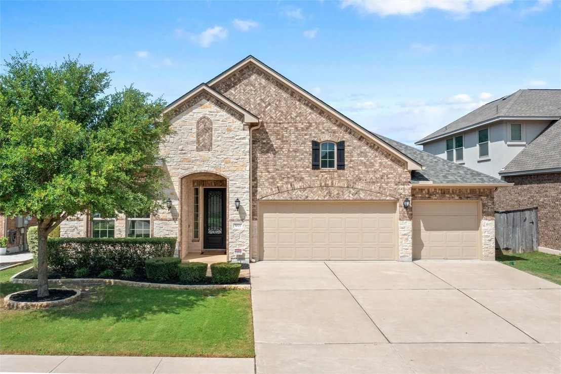 Photo of 3021 Silvergrass CV