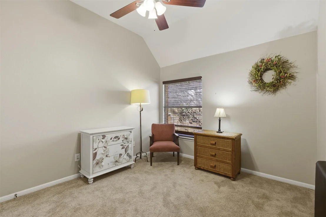 Photo of 526 Victoria DR