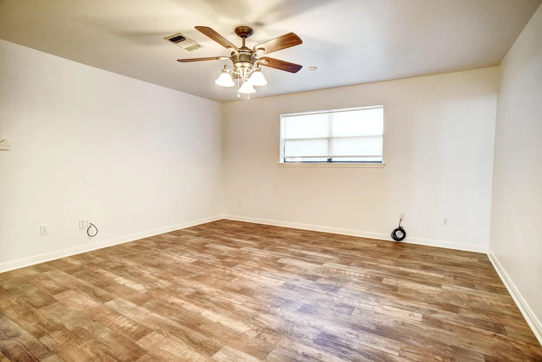Photo of 504 Leah LN