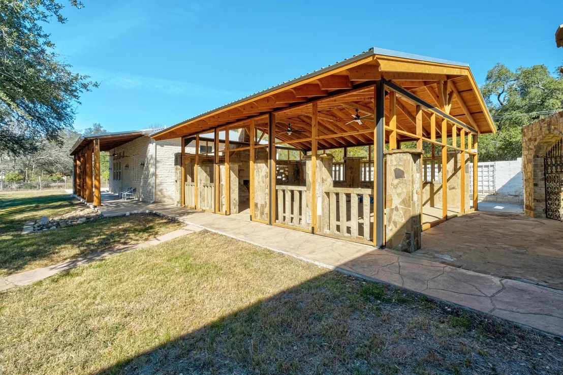 Photo of 340 Barton Ranch RD
