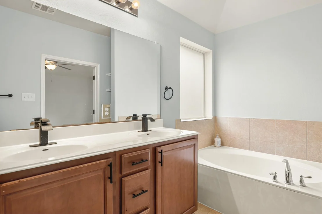 Photo of 813 Kevin Taylor DR