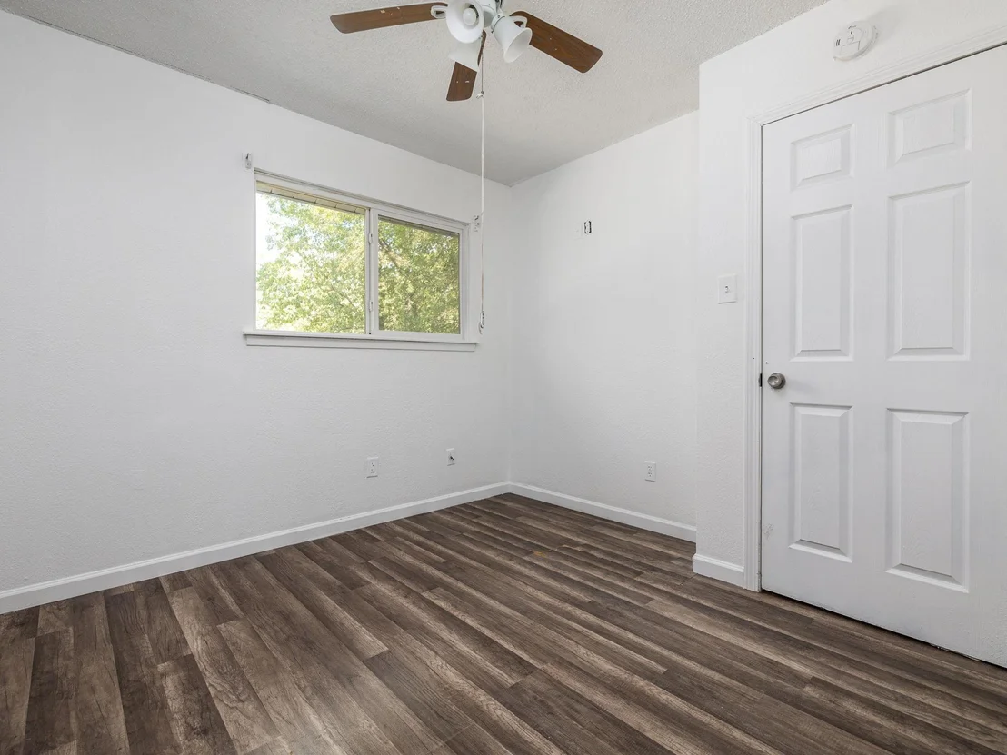 Photo of 6206 Hogan Ave