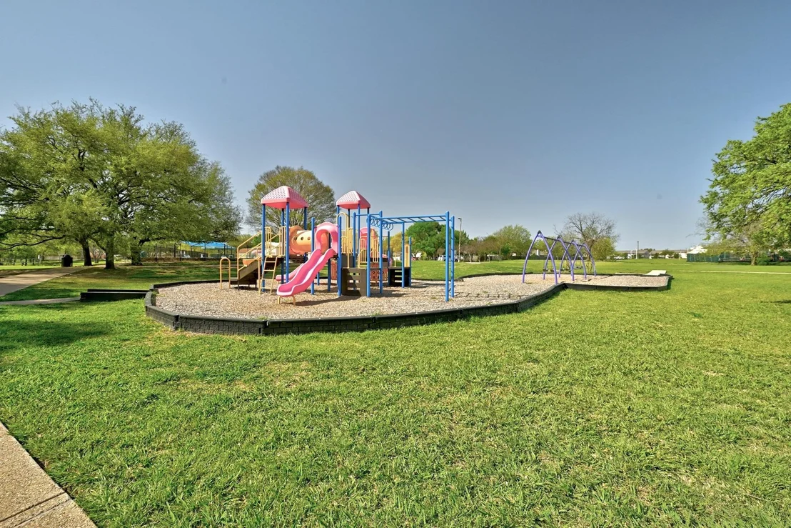 Photo of 102 Chandler Pointe LOOP