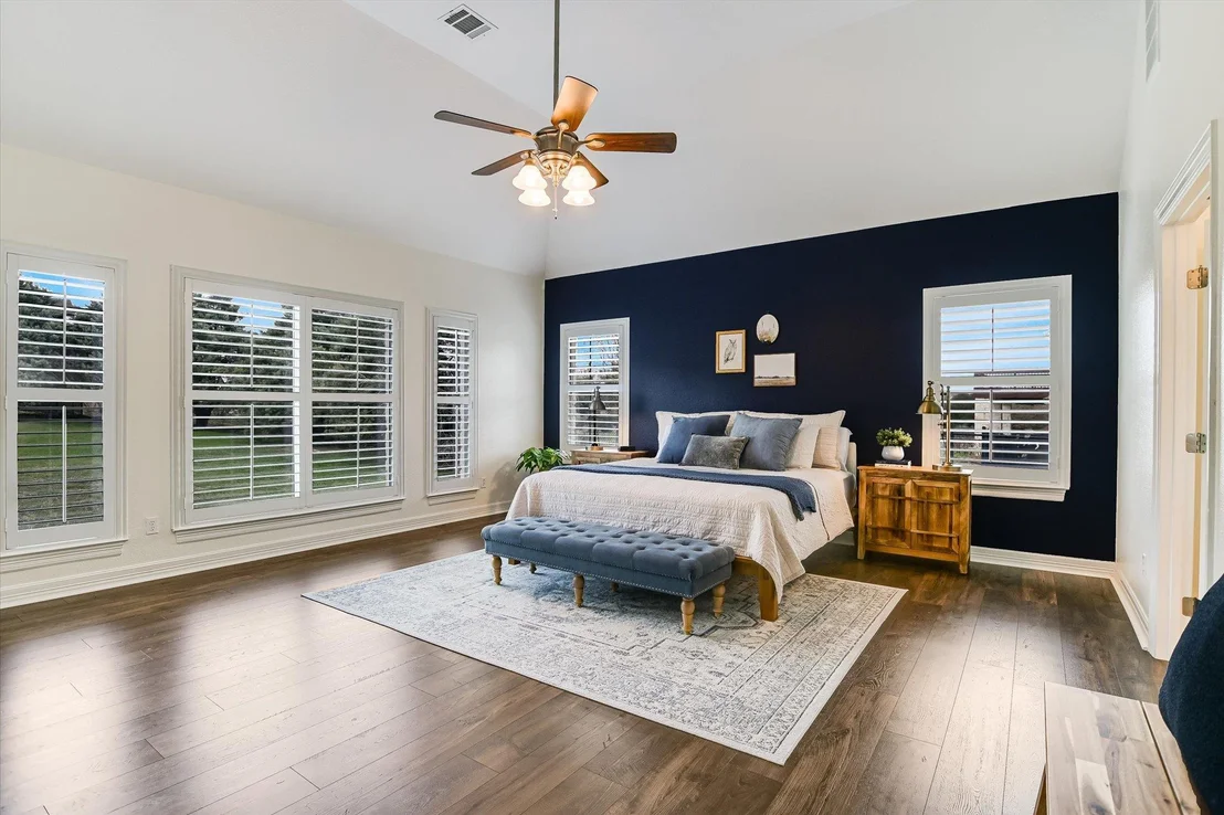 Photo of 604 Lake Side CV