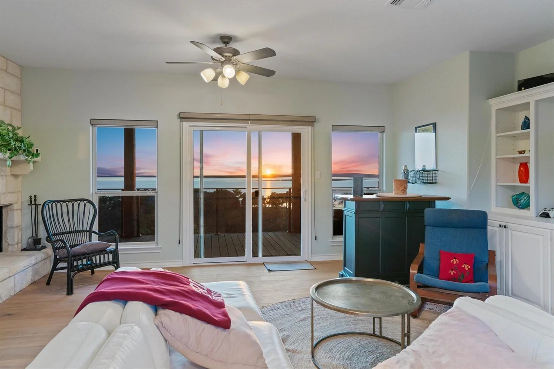 Photo of 4401 Sunset Cliff RD