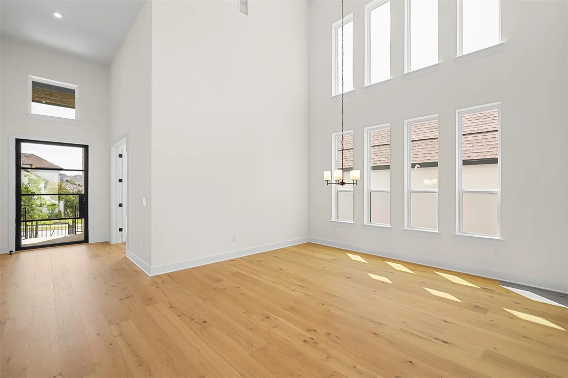 Photo of 1813 Lucera BND