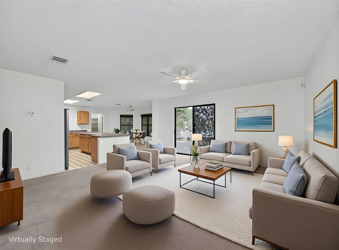 Photo of 15300 Iola CV