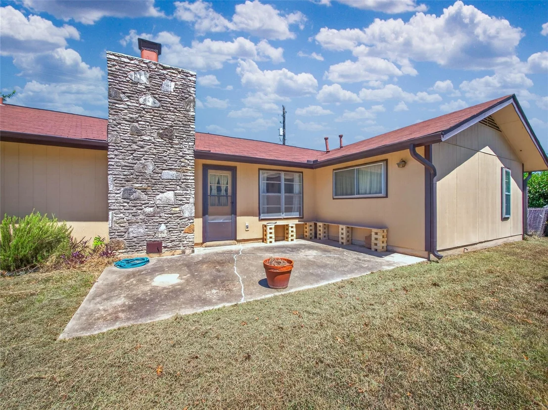 Photo of 404 E Central DR