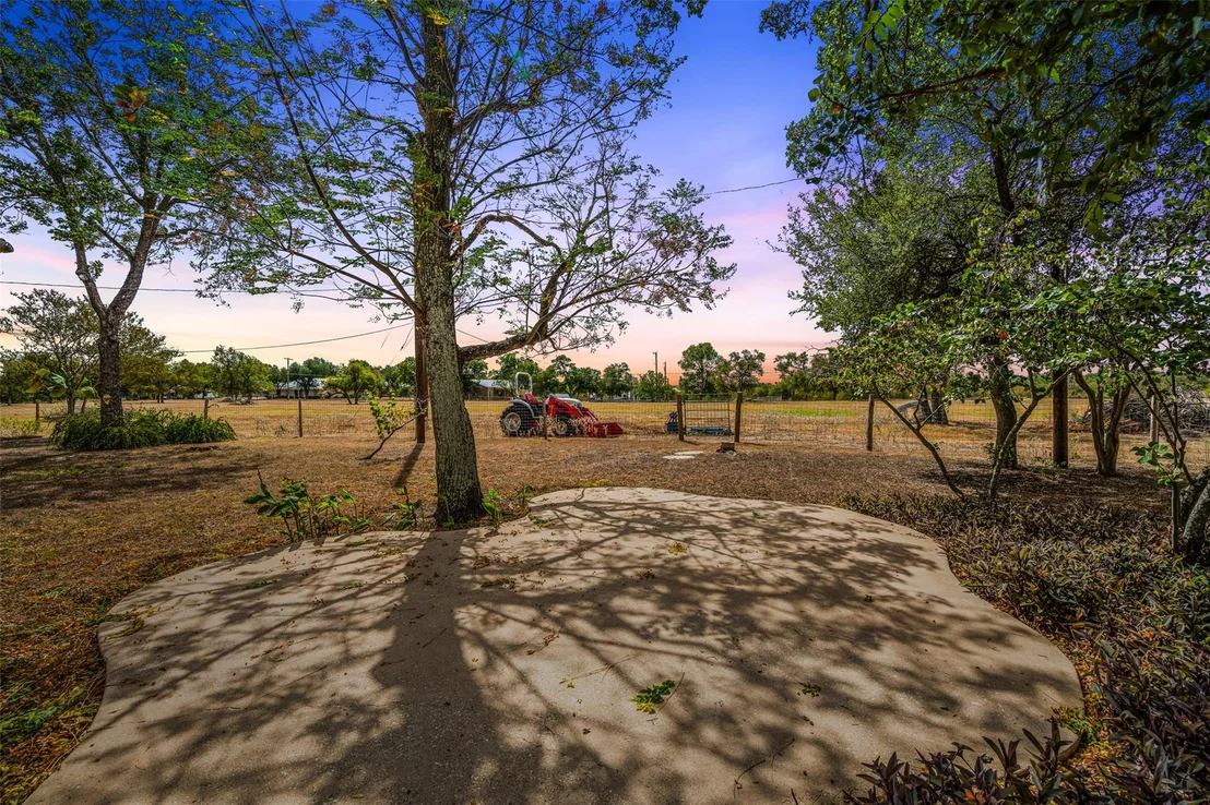 Photo of 105 Davis DR
