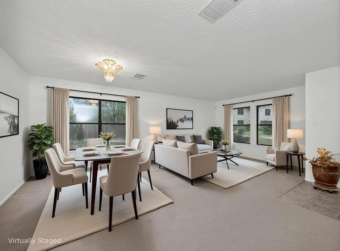 Photo of 15300 Iola CV