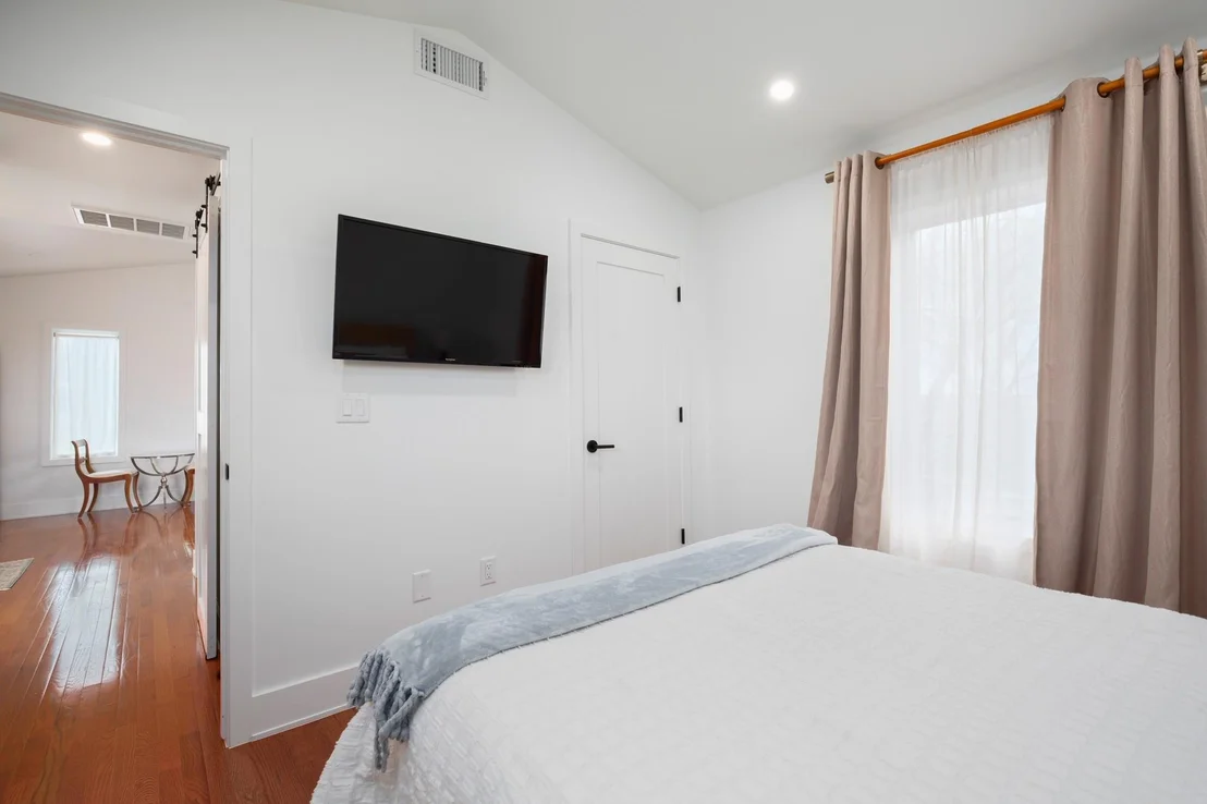 Photo of 2109 Travis Heights BLVD