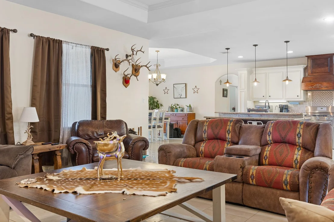 Photo of 1102 Private Road 2332