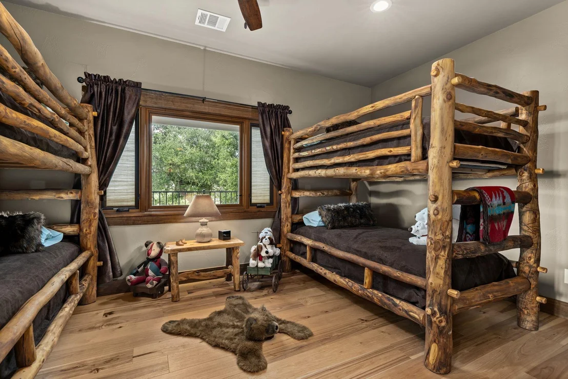 Photo of 115 Trophy Oak PT