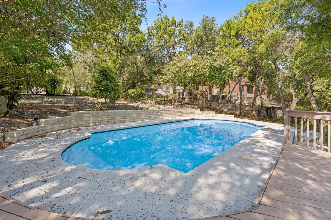 Photo of 700 Barrett LN