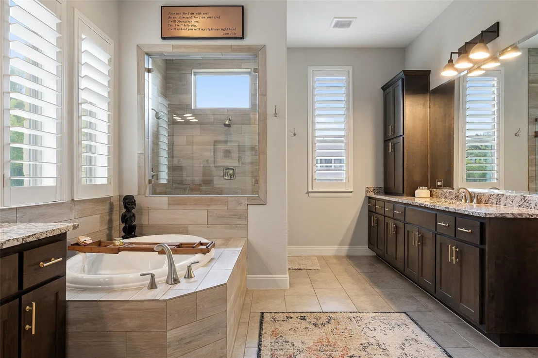Photo of 408 Prosecco PL