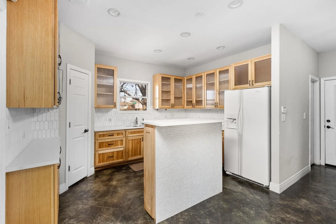 Photo of 2203 Lindell Ave