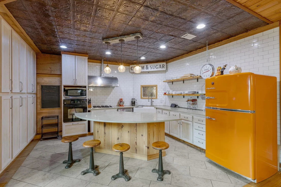 Photo of 10104 Vassar RD