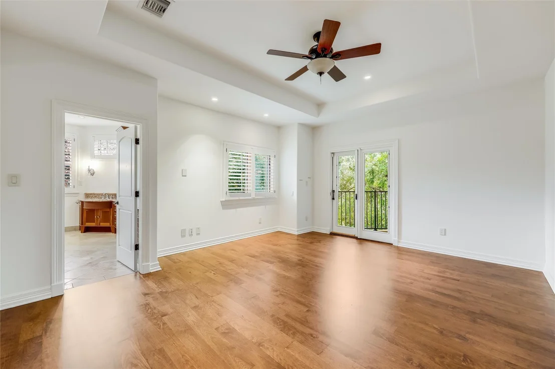 Photo of Unit 33 at 2800 Waymaker WAY