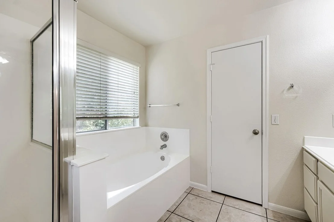 Photo of 409 Willowbrook DR