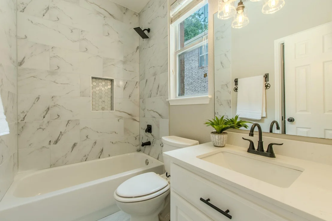 Photo of 3988 Lord Byron CIR