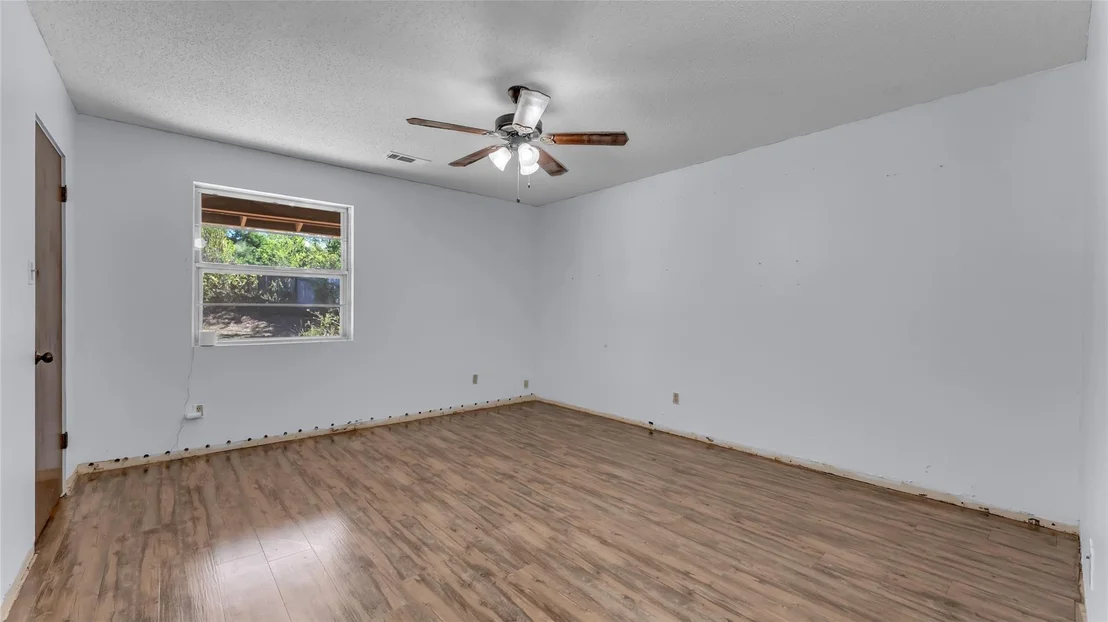 Photo of 313 Geneva LN