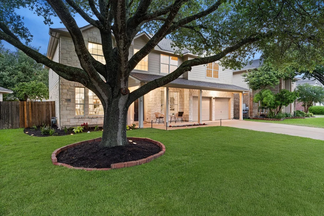 Photo of 1205 Heppner DR