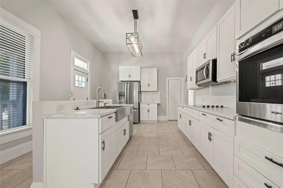 Photo of 803 N 3rd ST