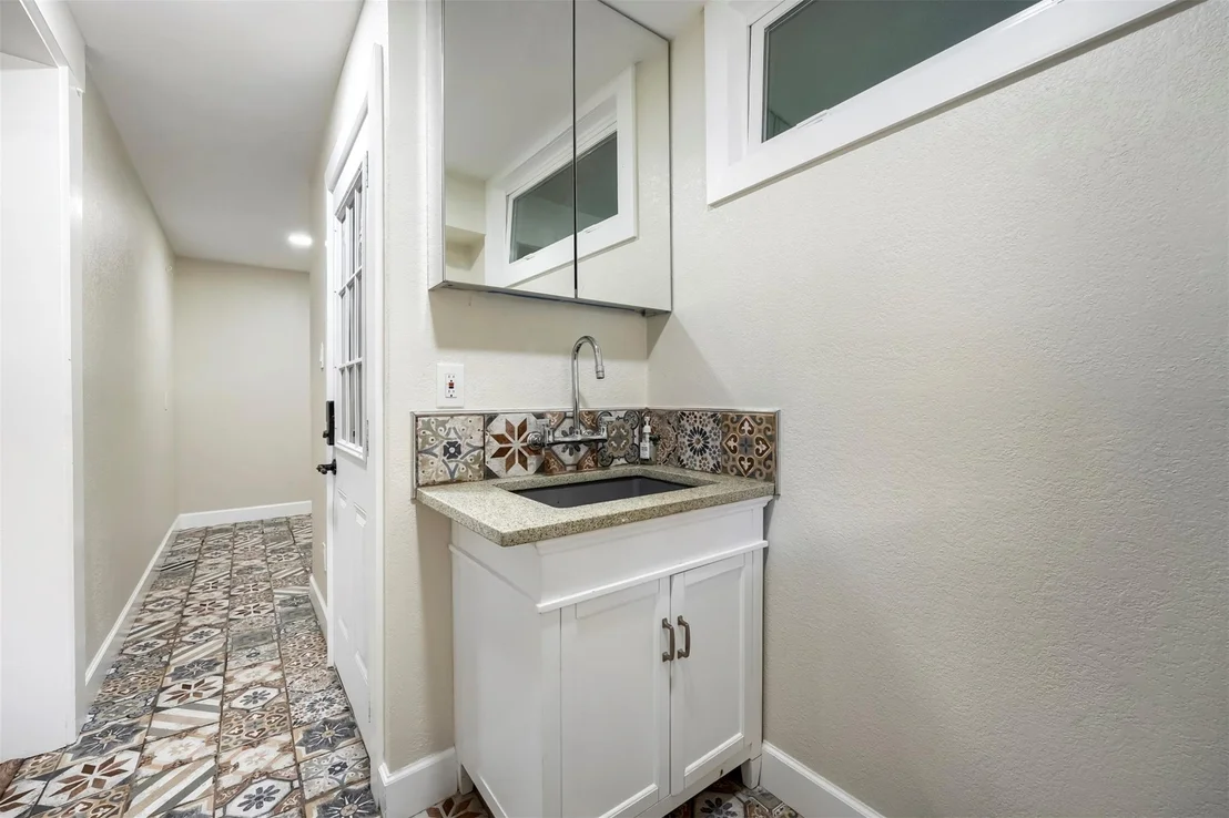 Photo of 9302 Rolling Oaks TRL