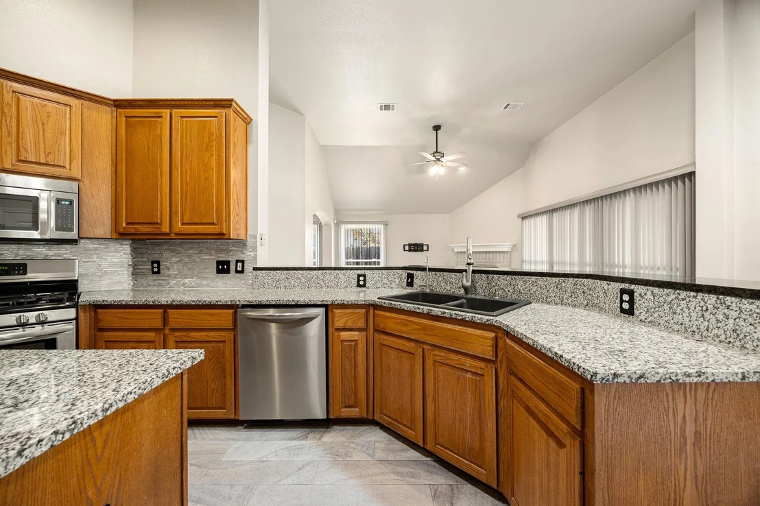 Photo of 707 Thrush DR