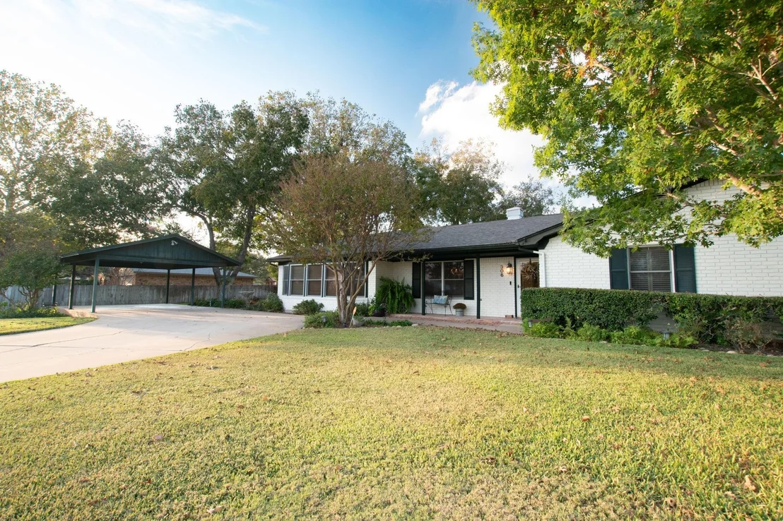 Photo of 306 Cardinal LN