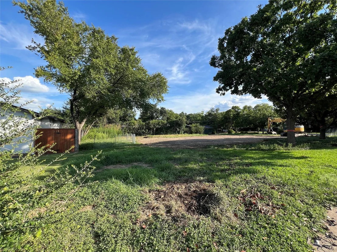 Photo of 4801 Fairview DR
