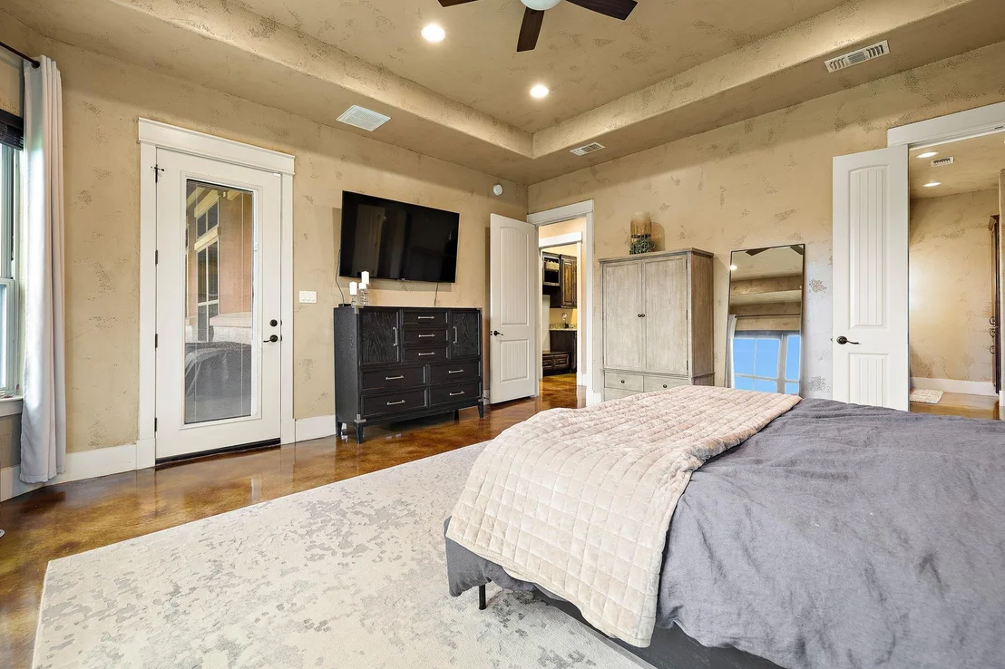 Photo of 201 Eagle Valley LN