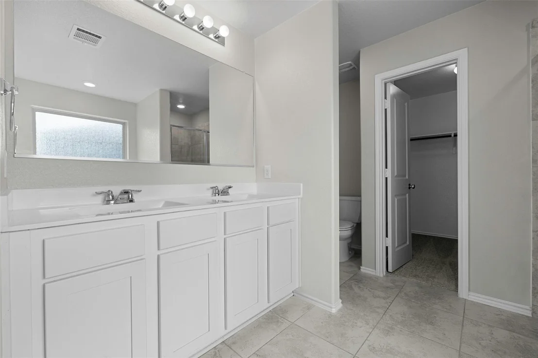 Photo of Unit 20C at 317 Circle WAY