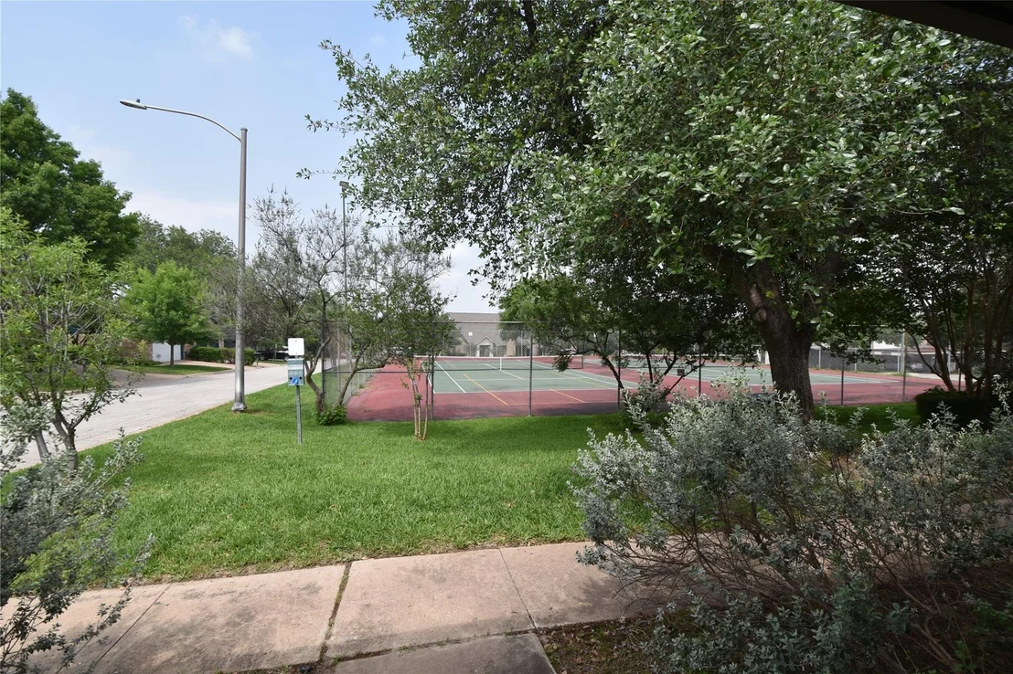Photo of 2000 Millay DR
