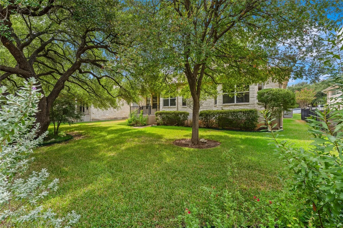 Photo of 302 Brazos DR