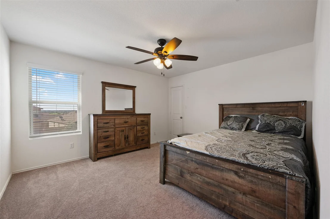 Photo of Unit 12F at 524 Circle WAY