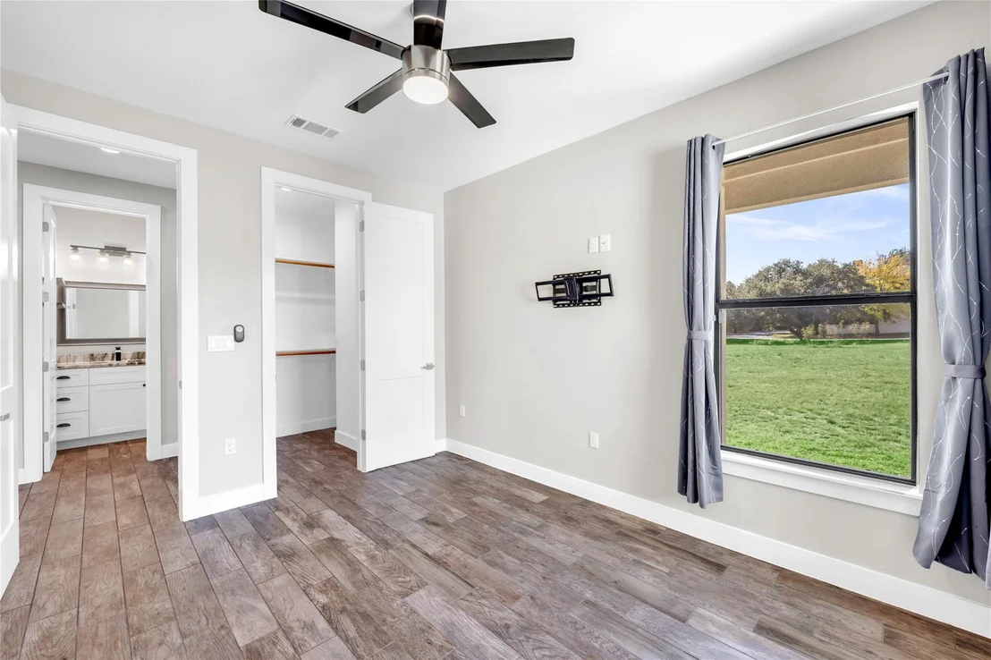 Photo of 3205 Douglas DR