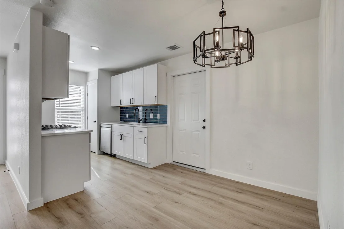 Photo of Unit B at 1402 Valleyridge CIR