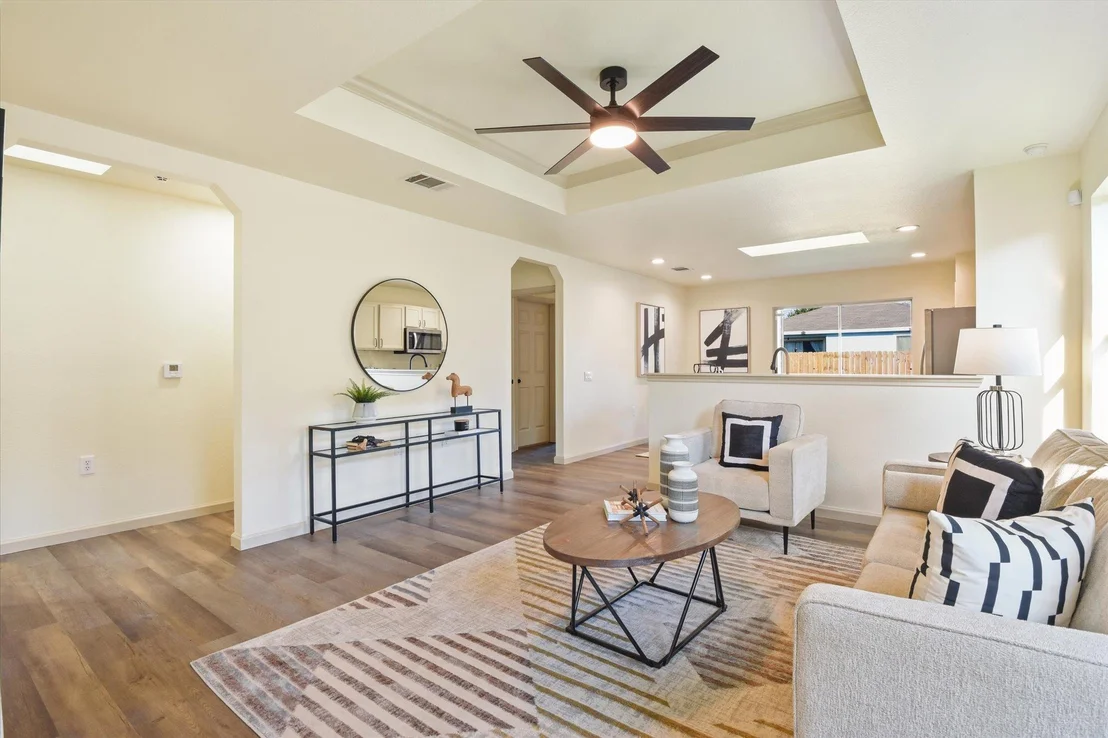 Photo of 5713 Las Alas TRL