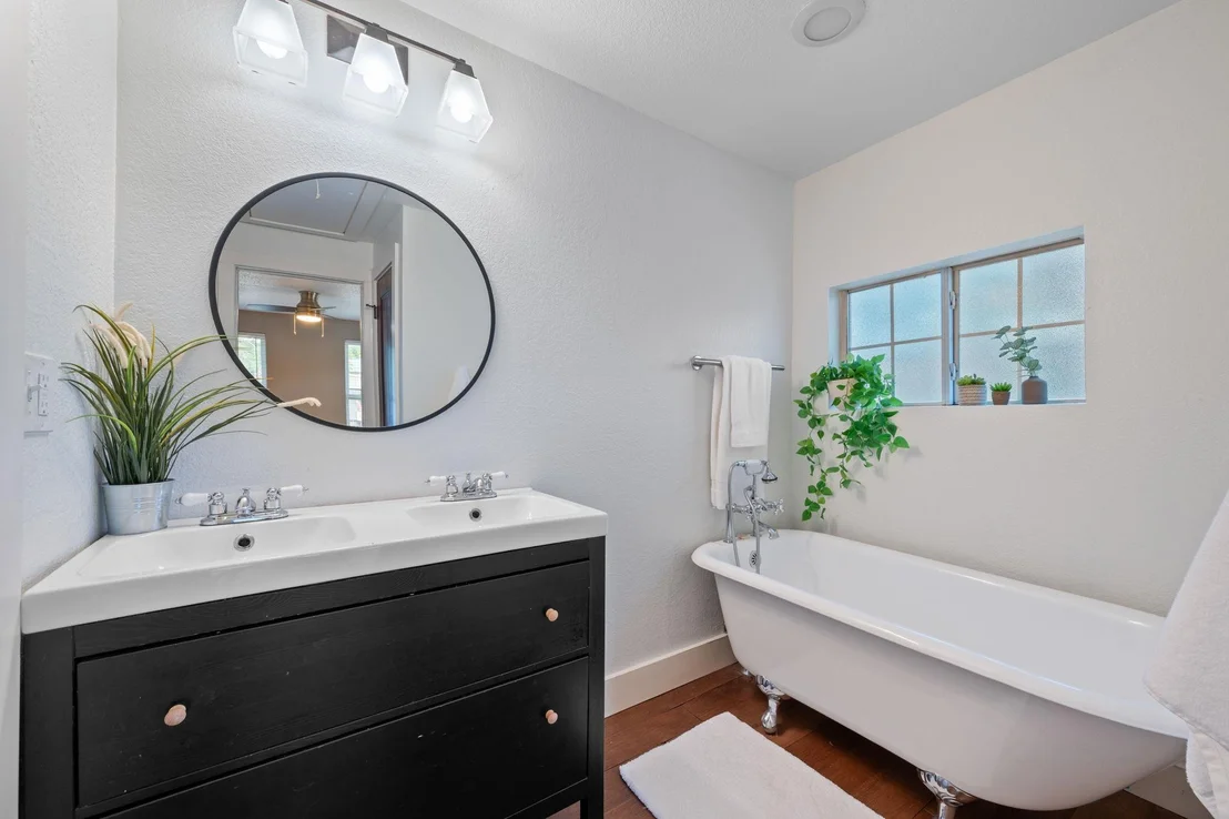 Photo of 1137 Nickols Ave