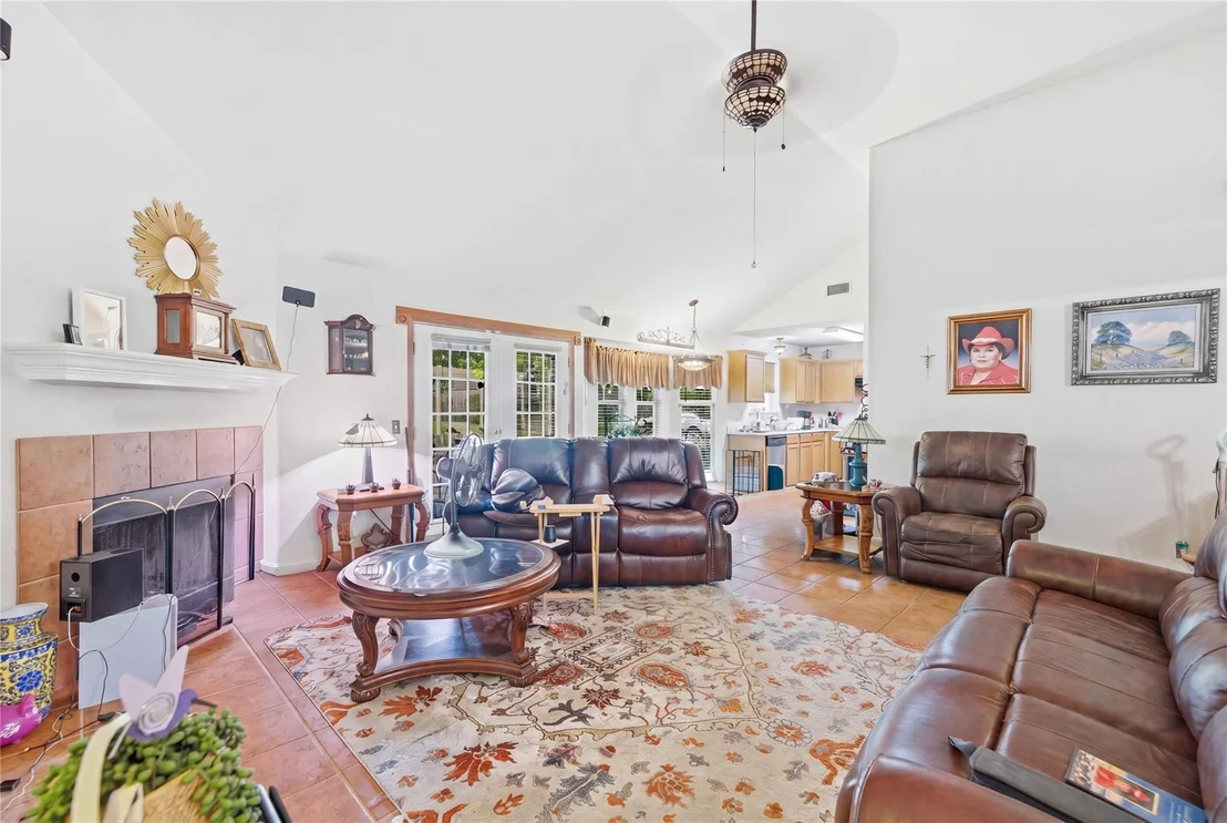 Photo of 1427 Crete LN